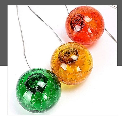 O RGB que emite-se colore o jardim solar do diodo emissor de luz ilumina a decoração exterior portátil