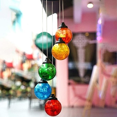 O RGB que emite-se colore o jardim solar do diodo emissor de luz ilumina a decoração exterior portátil