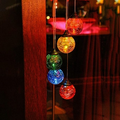 O RGB que emite-se colore o jardim solar do diodo emissor de luz ilumina a decoração exterior portátil