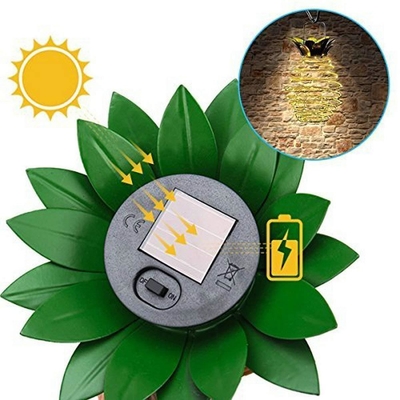 O jardim solar do diodo emissor de luz do fio de cobre ilumina as lanternas solares exteriores do ferro claro solar que penduram 2700K