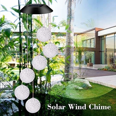 O presente solar do jardim decorativo exterior do CE ilumina carrilhões de vento solares da bola