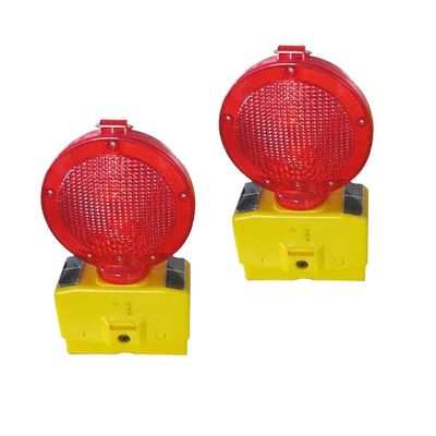 Luz amarela de piscamento posta solar do cone do tráfego do Ce para o aviso